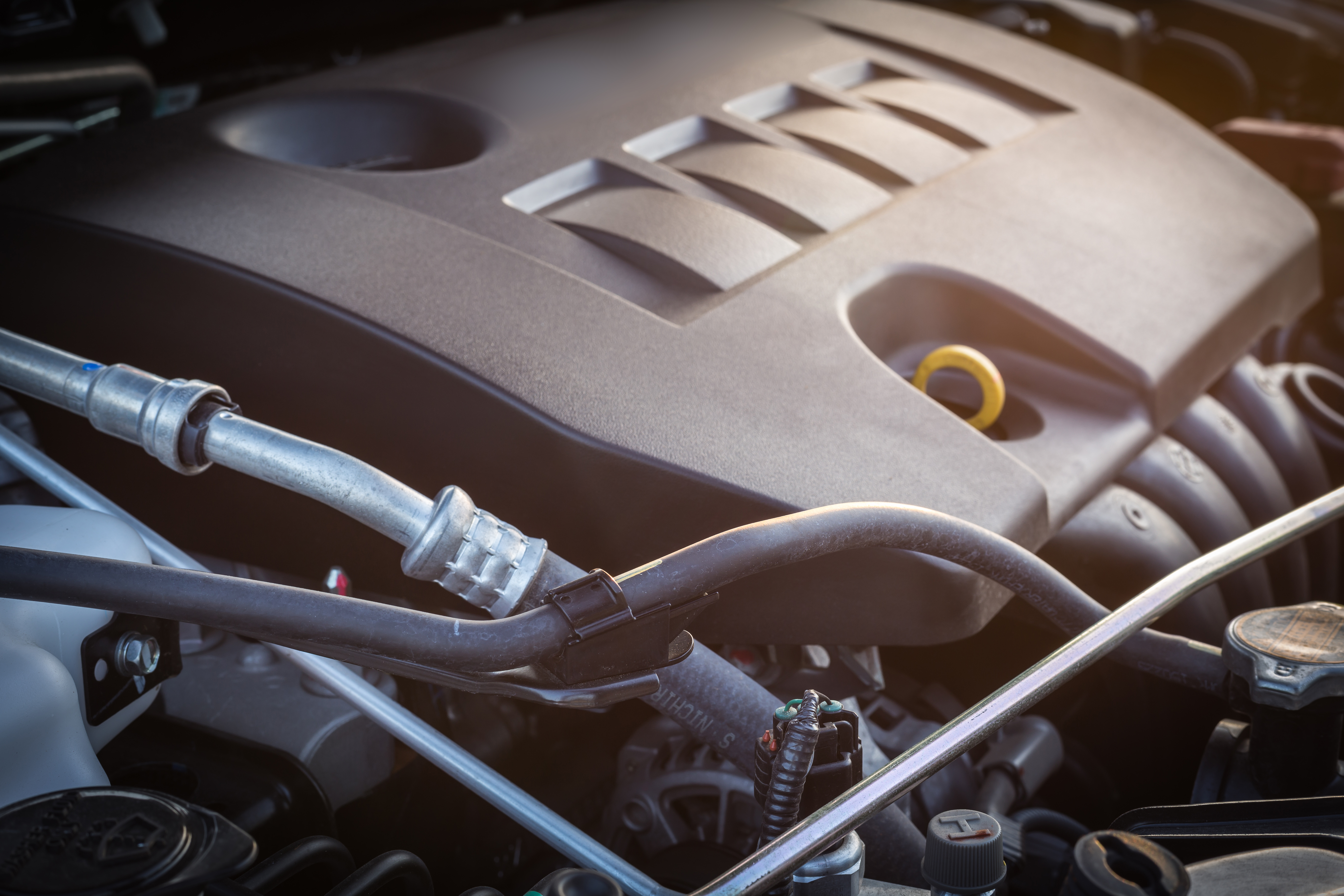 Nahaufnahme eines Automotors und dem Kühlsystem